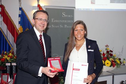 Bürgermeister LH St. Pölten - Nina Schwarz